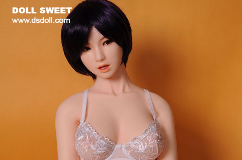 Doll Sweet 158 Plus body with Thera head in Yellow skin color.