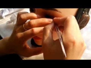 Embedded thumbnail for Reparatur der Wimpern an einer Silikon-Liebespuppe von Doll Sweet